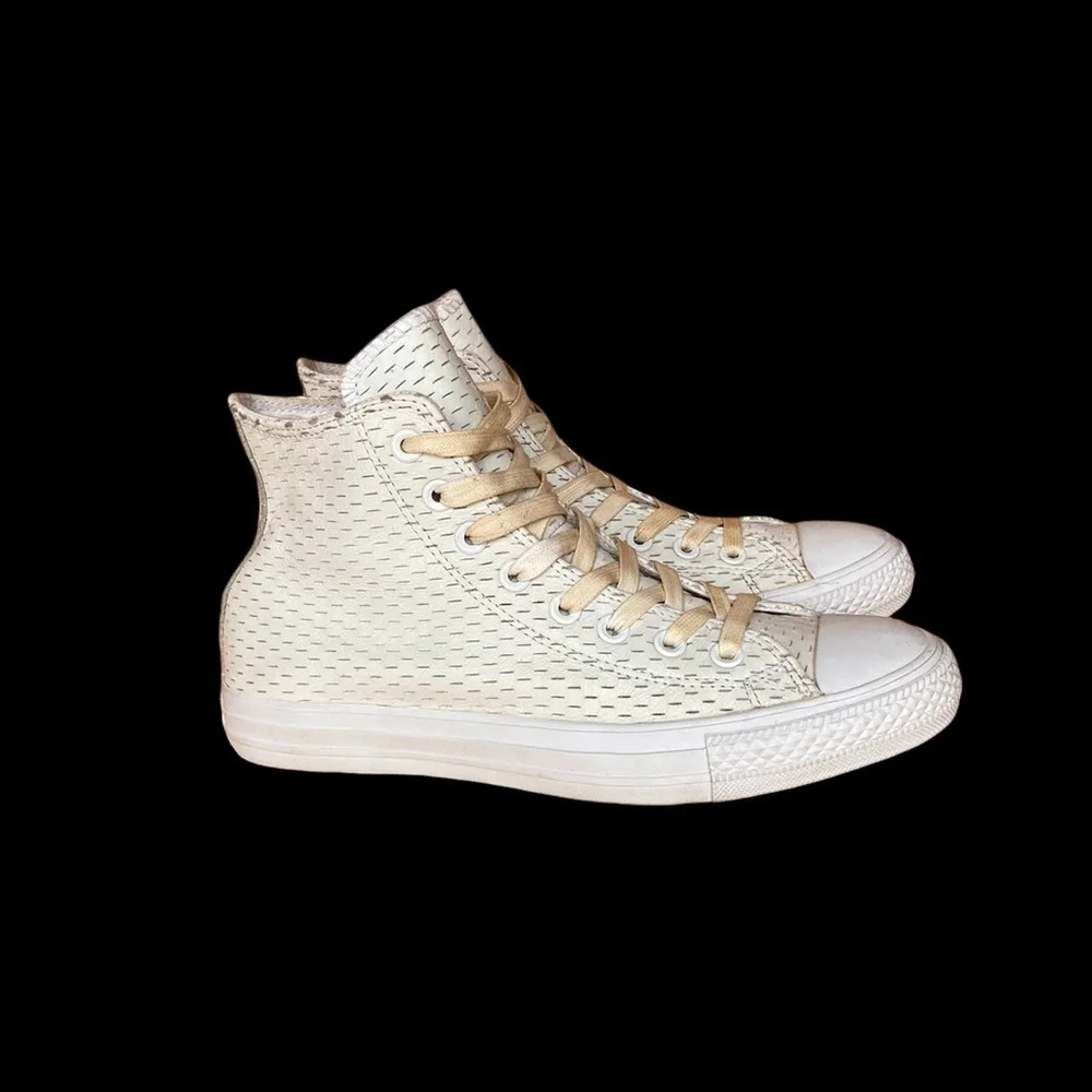 Converse Chuck Taylor All Star White Out Leather - Picture 7 of 13